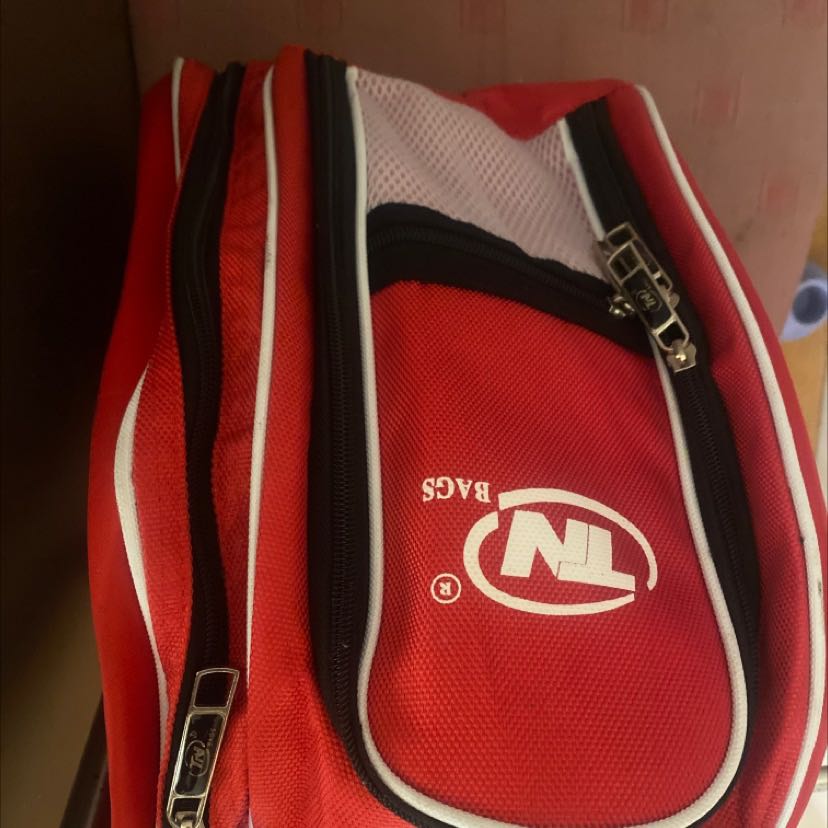 Rất tốt nhưng cần thêm ngăn kéo trong để đựng điện thoại hay tiền.