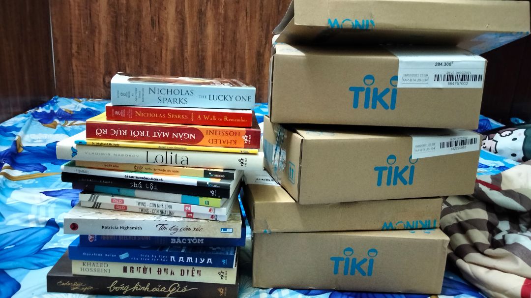 sách giấy hơi cũ nha ,nhưng mà bìa đồ vẫn còn đẹp nên cũng okay