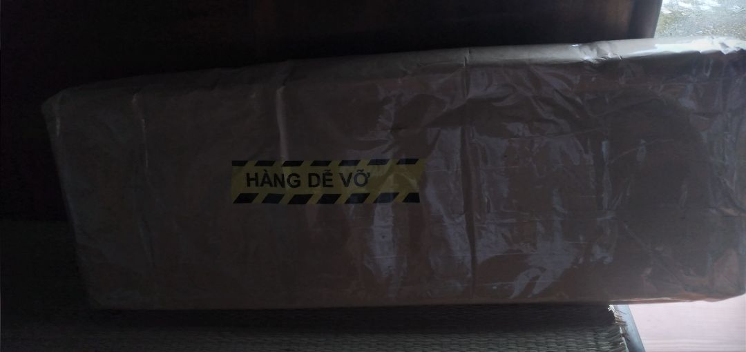 giao hàng nhanh, đóng gói kỹ càng, cẩn thận, vợt nhẹ, mọi thứ nói chung ok..!