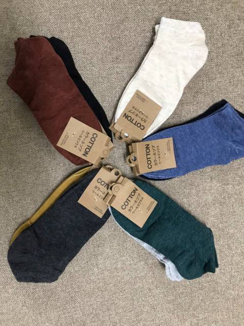 Mua tất này mình thấy kinh tế phết vì vợ hay chồng đều dùng được.
He he dùng chung đồ có khi tình cảm đi lên.
Chất liệu đẹp, co giãn thoải mái
Shop uy tín giao đủ số lượng và giao hàng siêu nhanh