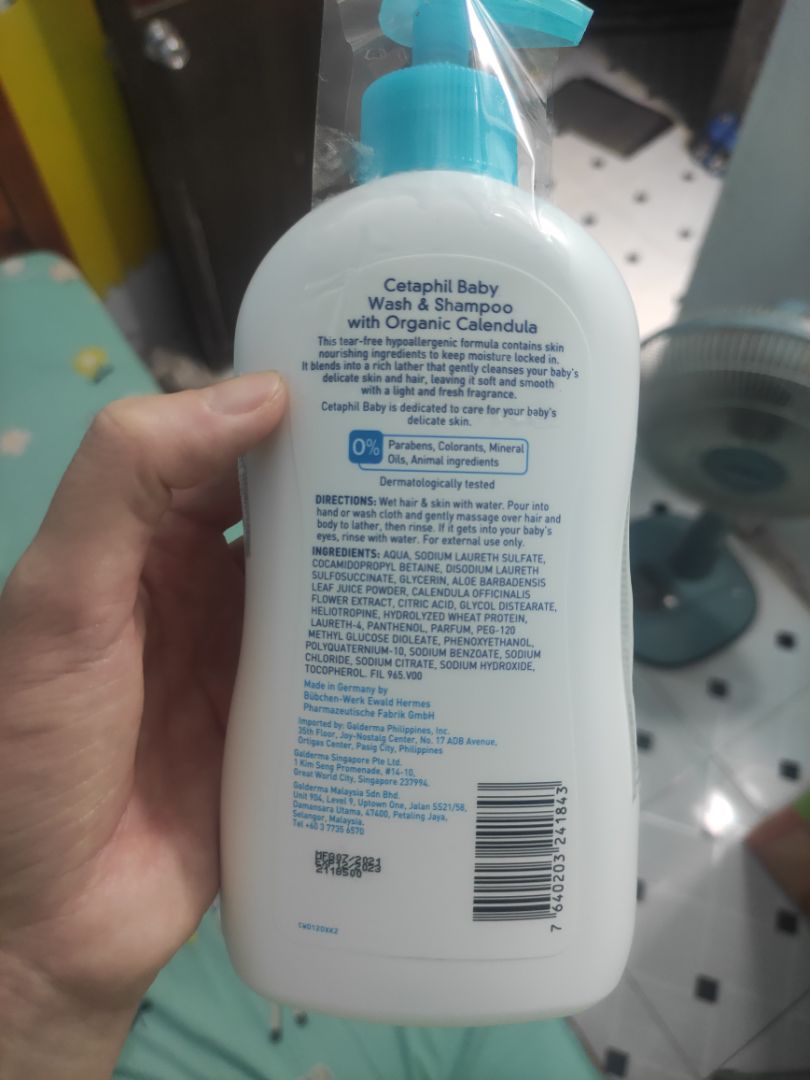 Nghe mn nói hàng chính hãng nên yên tâm, mà sao mình check mã vạch quài k được nhỉ?! Sữa tắm cho con nên cũng hơi lo ngại nha. Shop gói hàng cẩn thận, tiki giao hàng nhanh. Cám ơn shop và tiki nhé. Nghe mn nói hàng chính hãng nên yên tâm, mà sao mình check mã vạch quài k được nhỉ?! Sữa tắm cho con nên cũng hơi lo ngại nha. Shop gói hàng cẩn thận, tiki giao hàng nhanh. Cám ơn shop và tiki nhé.