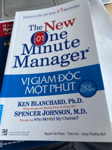 Sách tốt. Giấy nhám, nhẹ, lật rất thích!