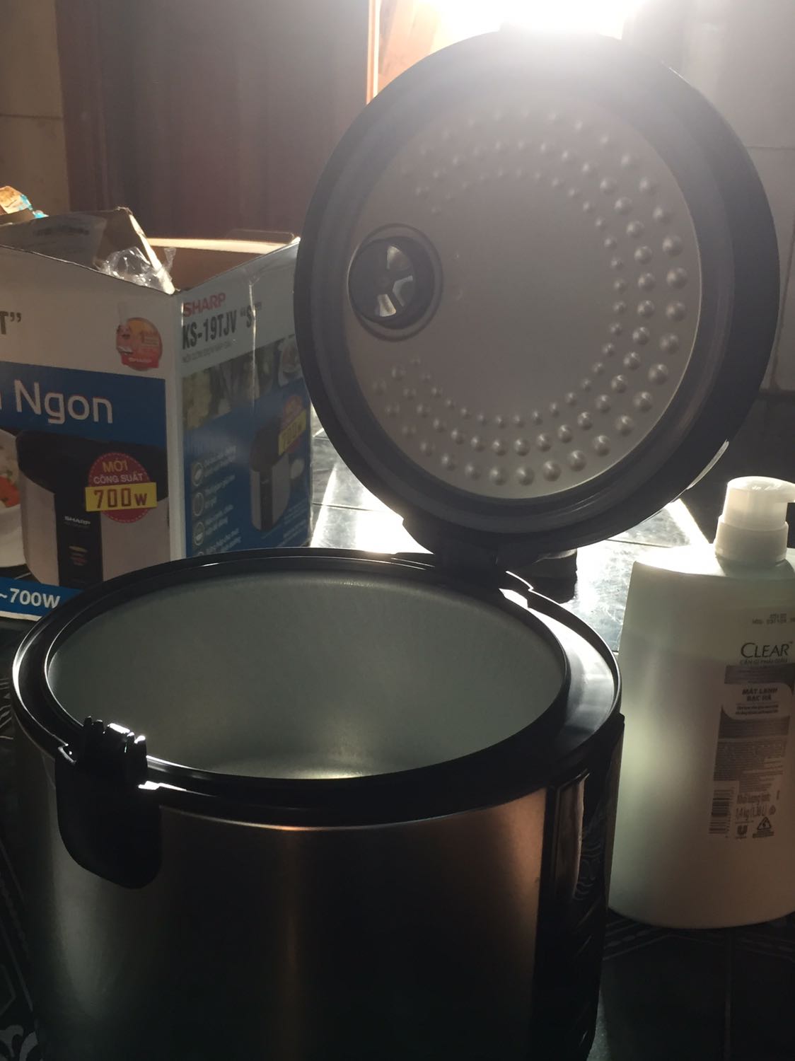 Tiki đóng gói kỹ, giao trễ hơn dự định 1 ngày
Sản phẩm hình thức như quảng cáo bảo hành dài đến 2/2023
Giá lúc mình mua là 513900₫