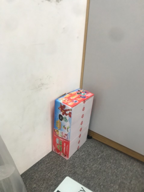 Tiki thì giao hàng siêu nhanh, đóng gói cẩn thận rồi, mình mua nhiều lần rồi, hoàn toàn yên tâm, date xa, chính hãng