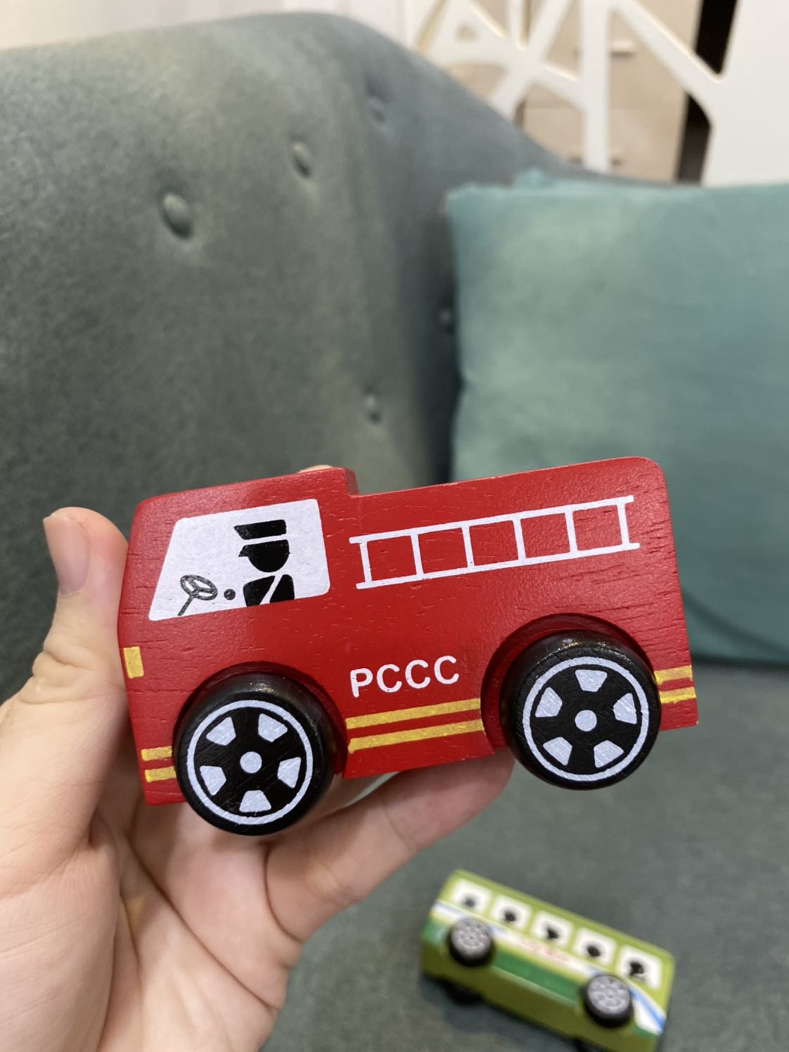 Xe đẹp. Giá tốt nhưng lại bắt mua combo 2 xe. Nếu được mua 1 xe thì hài lòng hơn. Nhưng vẫn cho 5 sao vì chất lượng tốt