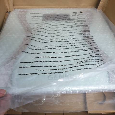 Kiểu dáng đẹp, cân chính xác. Trong quá trình vận chuyển mặc dù có chậm, nhưng phía Tiki xử lý rất chu đáo, vừa gọi điện, vừa gửi *** xin lỗi. Nhưng mình cảm thấy ko sao, vì sản phẩm tốt và dịch vụ tốt.