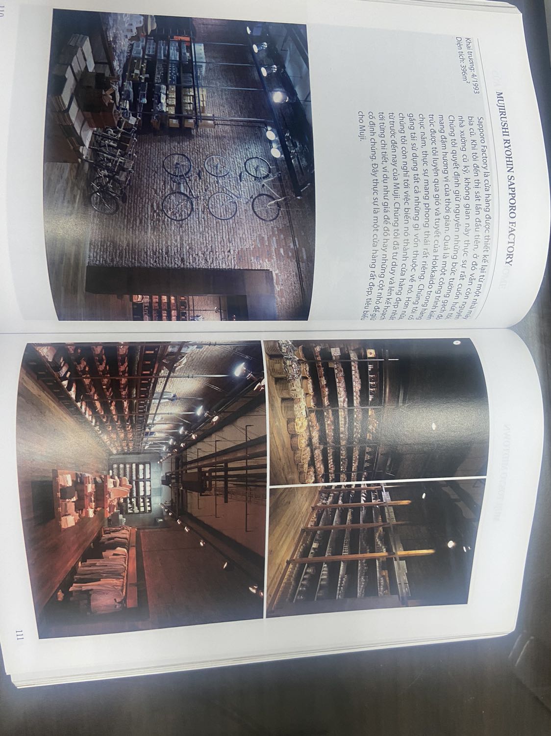 Tiki giao hàng nhanh. Giấy mỏng và in sắc nét. Về nội dung, sách dành cho những bạn đang khởi nghiệp hoặc vị trí cấp cao trong tổ chức. Sách nói về tinh thần và định hướng của Muji điều giữ cho Muji đặc biệt hơn so với những cửa hàng kinh doanh bán lẻ khác. Thật sự bước vào Muji cảm giác rất đặc biệt từ màu sắc, bố trí và sắp xếp. Nguyên liệu chính gỗ, sắt và gạch, màu trắng, xám và xanh đậm hạn chế đến mức tối đa các màu sắc sặc sỡ. Nhìn đơn giản nhưng lại thực sự tinh tế. Những điều này đến từ triết lý của tổ chức. Hy vọng sẽ có dịp ghé Muji Thành Đô hoặc ở Tokyo. Một trải nghiệm mua sắp rất tuyệt