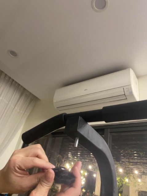 Xà chất lượng tốt, phù hợp 1m55 trở xuống vì hơi thấp, vít bị lỗi không đưa được vào khớp nối, đề nghị tiki đổi lại giúp. Mới dùng tiki nên ko rõ liên hệ ở đâu để báo đổi. Xà chất lượng tốt, phù hợp 1m55 trở xuống vì hơi thấp, vít bị lỗi không đưa được vào khớp nối, đề nghị tiki đổi lại giúp. Mới dùng tiki nên ko rõ liên hệ ở đâu để báo đổi.