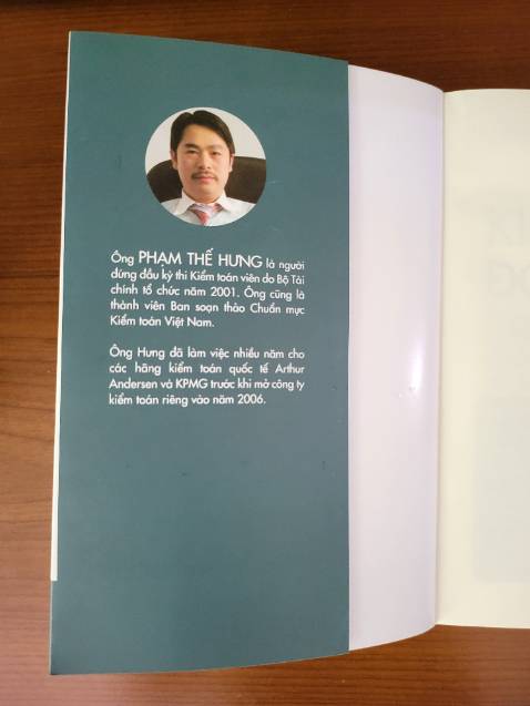 Đã từng là nv của anh Hưng, mình mua ủng hộ sếp cũ.
Sách mình chưa đọc, nhưng sách anh Hưng viết chắc chắn sẽ bổ ích, chuyên nghiệp và truyền cảm hứng.