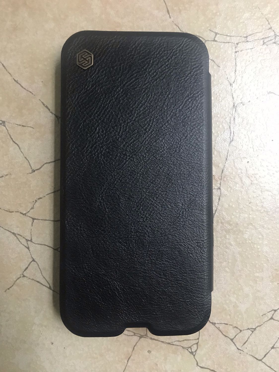 Sản phẩm này đúng như ma tổ, sản phẩm được đóng gói cẩn thận và đẹp mắt. Tuy nhiên không có màu mình thích. Sẽ ủng hộ cho shop lần sau nếu còn sống và còn tiền sau đại dịch này.