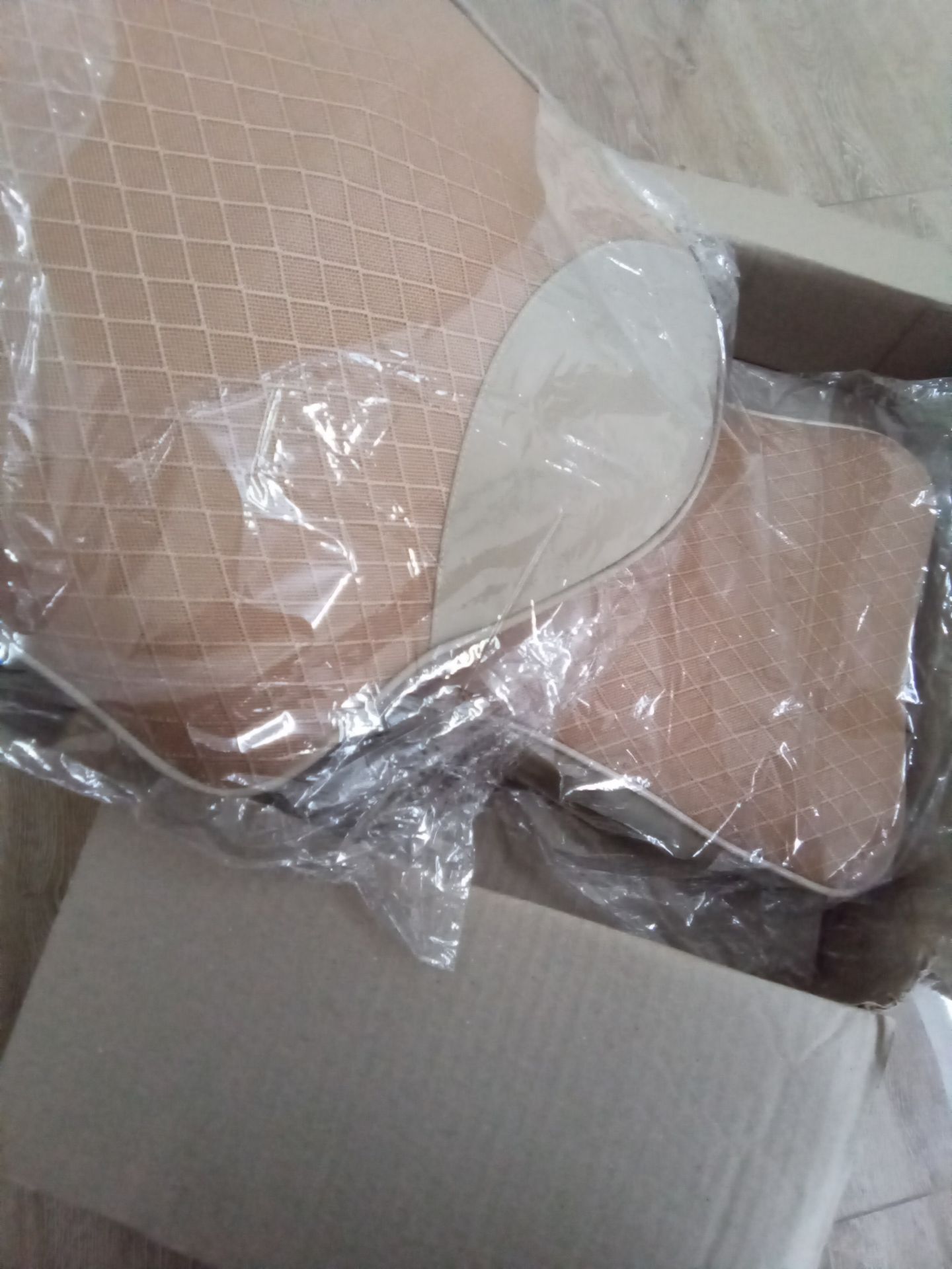 Gối êm. tựa vào thấy thoải mái đúng cao su non chứ không phải mút xốp nên đàn hồi tốt, chờ shoo sale để mua thêm 1 đôi nữa cho ghế phụ Gối êm. tựa vào thấy thoải mái đúng cao su non chứ không phải mút xốp nên đàn hồi tốt, chờ shoo sale để mua thêm 1 đôi nữa cho ghế phụ