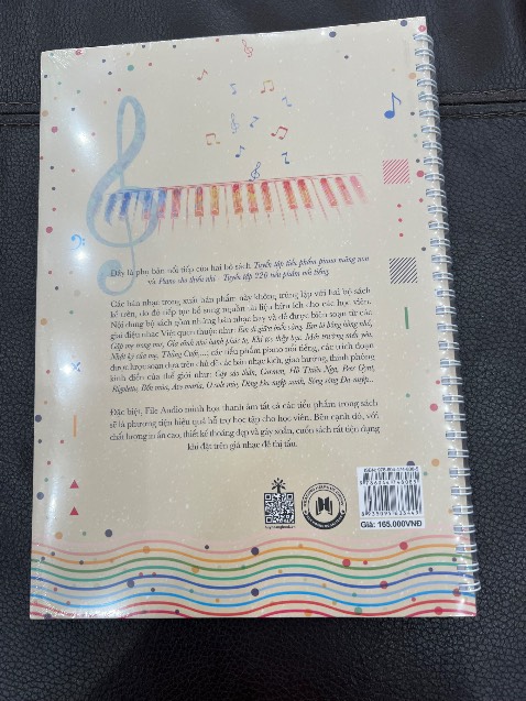 Sách trình bày đẹp , cứng cáp