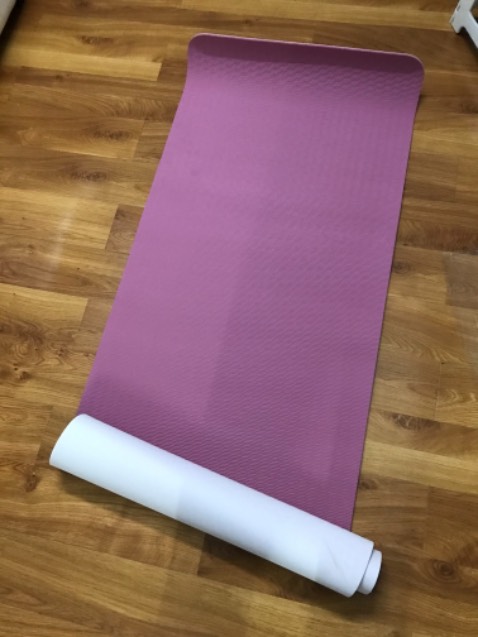 chất lượng thảm ok với giá thành, màu sắc đẹp, shop đóng gói cẩn thận. Nếu muốn dùng tập yoga thì nên đầu tư mua thảm tốt luôn vì thảm này không có độ bám cao, khi ra mồ hôi sẽ dễ bị trượt khi tập yoga