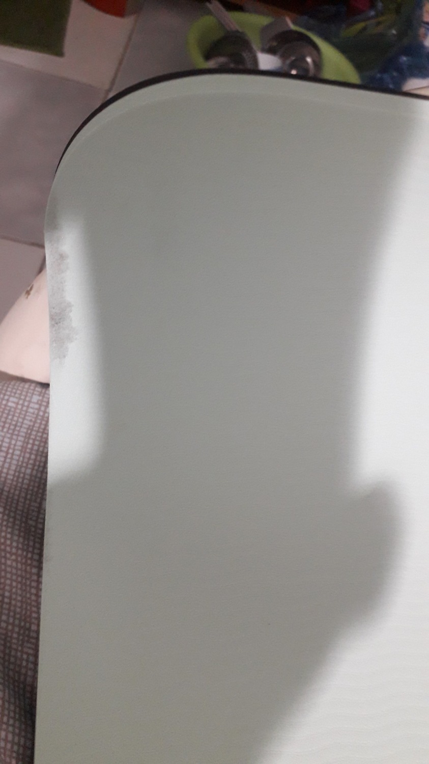 Sản phẩm mua về vỏ ngoài dính bùn xìn cát đen rất nhiều và dính vào thảm một ít. Nghiêm trọng hơn mở thảm ra thì ở thảm bị rách một khúc. Đã liên hệ bên tiki để 19006035 để đổi lại. Nhưng họ bảo cần gửi hình ảnh để xác minh chờ email tiki gửi về email của tôi nhưng không thấy.