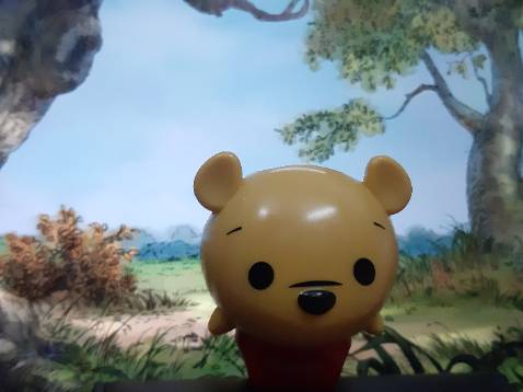 Son dưỡng ẩm tốt, có mùi Mật Ong thơm nhẹ. Lên môi sẽ có màu hơi hồng so với môi ban đầu (tùy môi của mỗi người ạ). Vị ngọt như kẹo, tạo hình đáng iu.
Giao hàng nhanh, chất lượng tốt, có tem chứng nhận, rất hài lòng ạ.