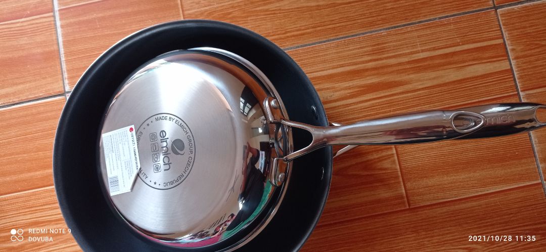 Hàng đẹp, cầm rất nặng tẩy. Tuy nhiên cái chảo 20 cm trông rất bé so với cái chảo 26 cm.