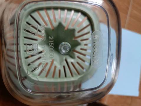 nhựa trong suốt bóng cầm cảm giác rất thích , thông tin rõ ràng đúng hàng chính hãng của inochi