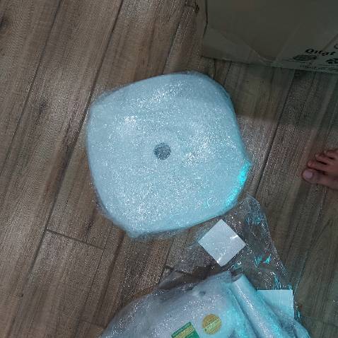 Sản phẩm toàn bằng nhựa cứng. Quạt đứng cao nhưng nhẹ, lồng bằng nhựa. Nếu đổ thì chắc dễ vỡ. Thời gian dài sẽ không bền, mô tơ quạt quay yếu. Được cái là chạy êm. So với giá thành thì chất lượng không được như kỳ vọng. Nên cân nhắc trước khi mua. Sau thời gian sử dụng thấy quạt quay yếu, lồng nhựa mau không mat. Không hài lòng so với giá tiền Sản phẩm toàn bằng nhựa cứng. Quạt đứng cao nhưng nhẹ, lồng bằng nhựa. Nếu đổ thì chắc dễ vỡ. Thời gian dài sẽ không bền, mô tơ quạt quay yếu. Được cái là chạy êm. So với giá thành thì chất lượng không được như kỳ vọng. Nên cân nhắc trước khi mua. Sau thời gian sử dụng thấy quạt quay yếu, lồng nhựa mau không mat. Không hài lòng so với giá tiền