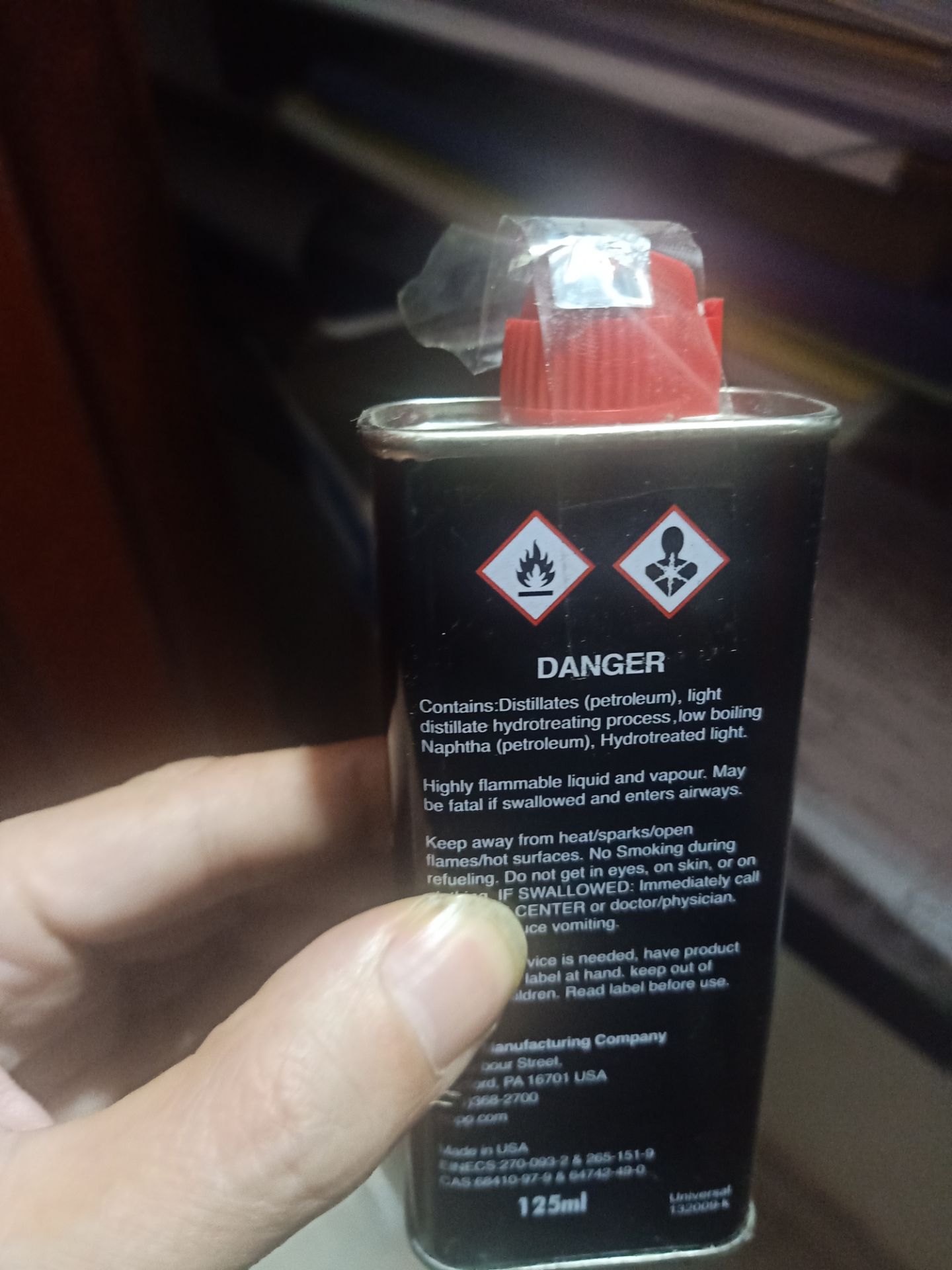 tiki k nên hợp tác với shop này. hộp xăng không kín. khi đổ xăng vào chảy lung tung hết