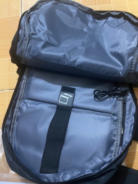 Balô đẹp, đường may kĩ , chất liệu vải tốt, giá rẻ , nên mua.