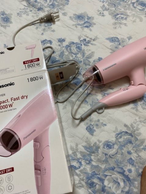 Nhiều chế độ sấy, dễ dùng. Màu đẹp hơn trên ảnh, không bị nóng quá