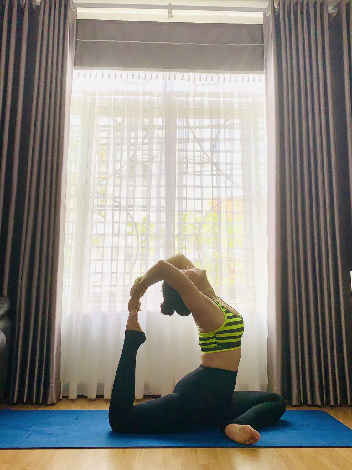 mua mấy món đồ của shop rồi, món nào cũng ưng, chu đáo như vậy thì mới bán tốt, nên duy trì nha
thẻ bảo hành đầy đủ và giao hàng khá nhanh
nên gọi cho khách trước khi giao hàng để khách chủ động nhé shop