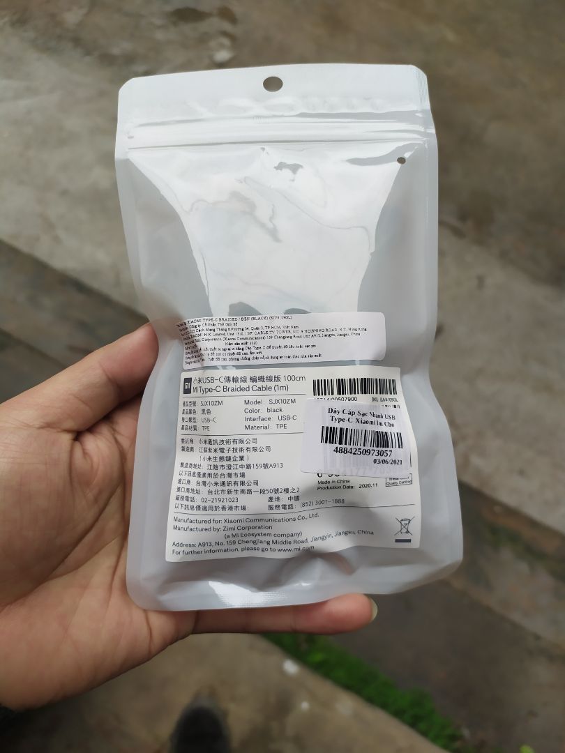 sạc nhanh như gió dù dùng sạc thường . giao hàng nhanh như điện, đặt hôm trước hôm sau nhận . hơn 100 k thế là ổn . không thích kiểu vỏ dây này lắm .