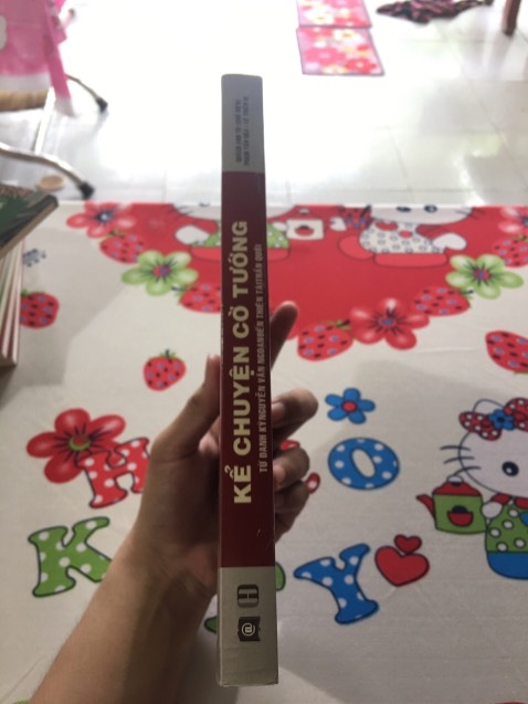 Hài lòng 
Giao hàng nhanh , sách ổn , nhưng có chỗ bị nhăn , dơ . 
Sách khổ bự , dày .