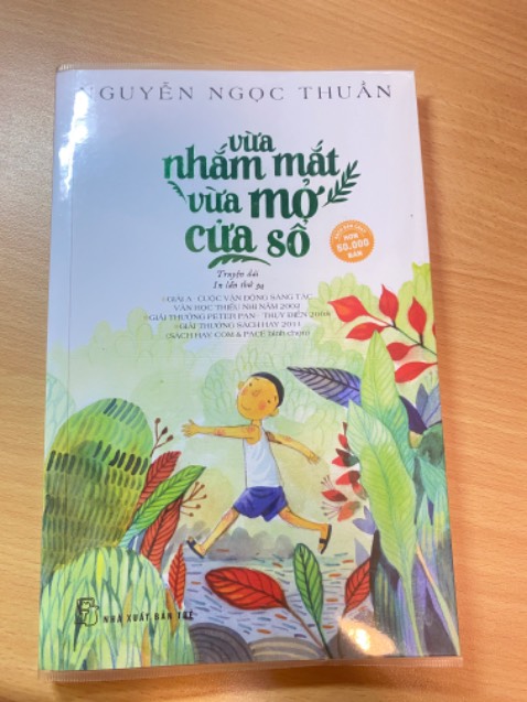 Mình hơi bất ngờ vì cuốn sách mình nhận được bọc bookcare mặc dù mình k chọn. Nội dung sách thì gần gũi và hay ạ.