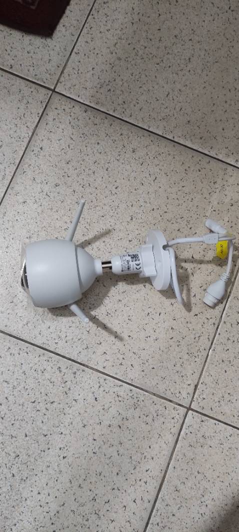 Giao hàng rất nhanh, camera đẹp, chắc chắn. Hình ảnh đẹp, rõ ràng. Rất hài lòng