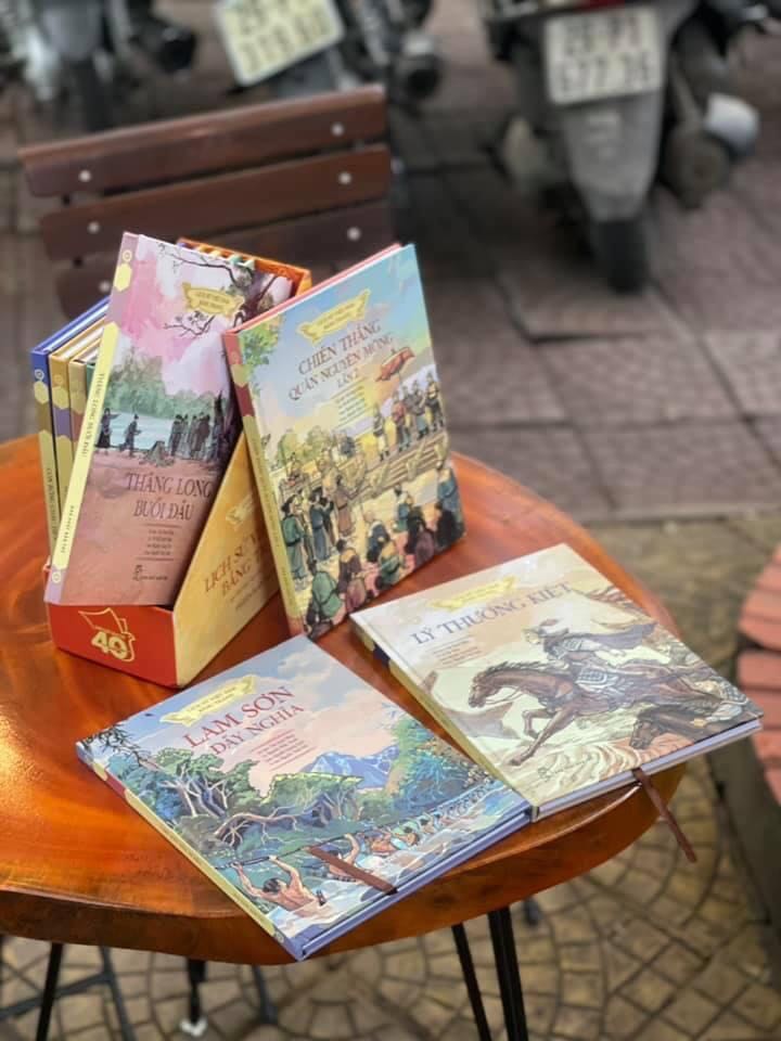 Sách bìa cứng, có bọc màng co, tranh minh hoạ đẹp