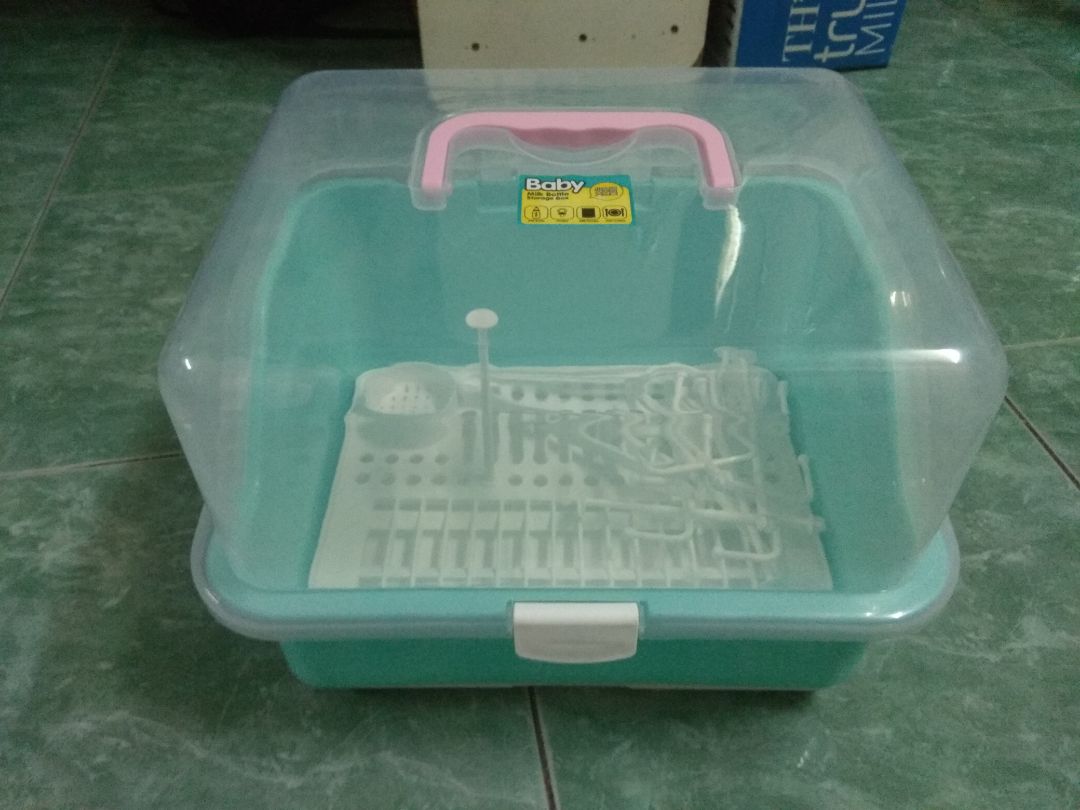 - Ưu điểm
+ SẢn phẩm đúng với hình ảnh, mô tả của shop. Chỉ khác màu.
+ chất liệu nhựa thì tôi ko bk. nhưng tôi thấy độ dày vừa, đẹp, màu đồng đều, không khuyết điểm
+ thiết kế ổn
+ giá tầm 150k là ok
- nhược điểm:
+ Khác màu 

Tuy giáo sao màu nhưng do tôi thích màu xanh nafy nên tôi quyết định cho 5 sao.