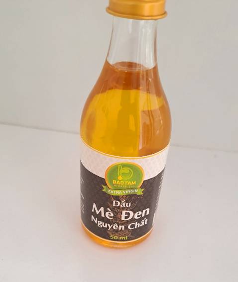 Dầu mè đóng chai thuỷ tinh dày chắc chắn. dầu thơm và béo. giao hàng nhanh