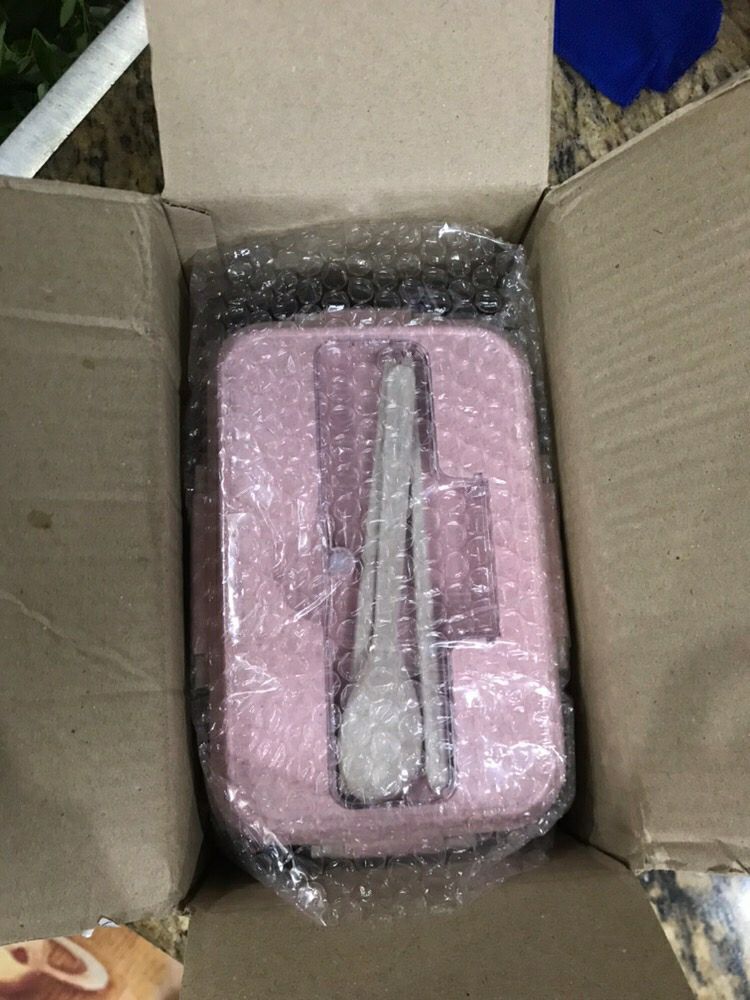 hộp cơm đẹp lắm luôn. k hôi nhựa, màu xinh, xuất sắc mn nhé