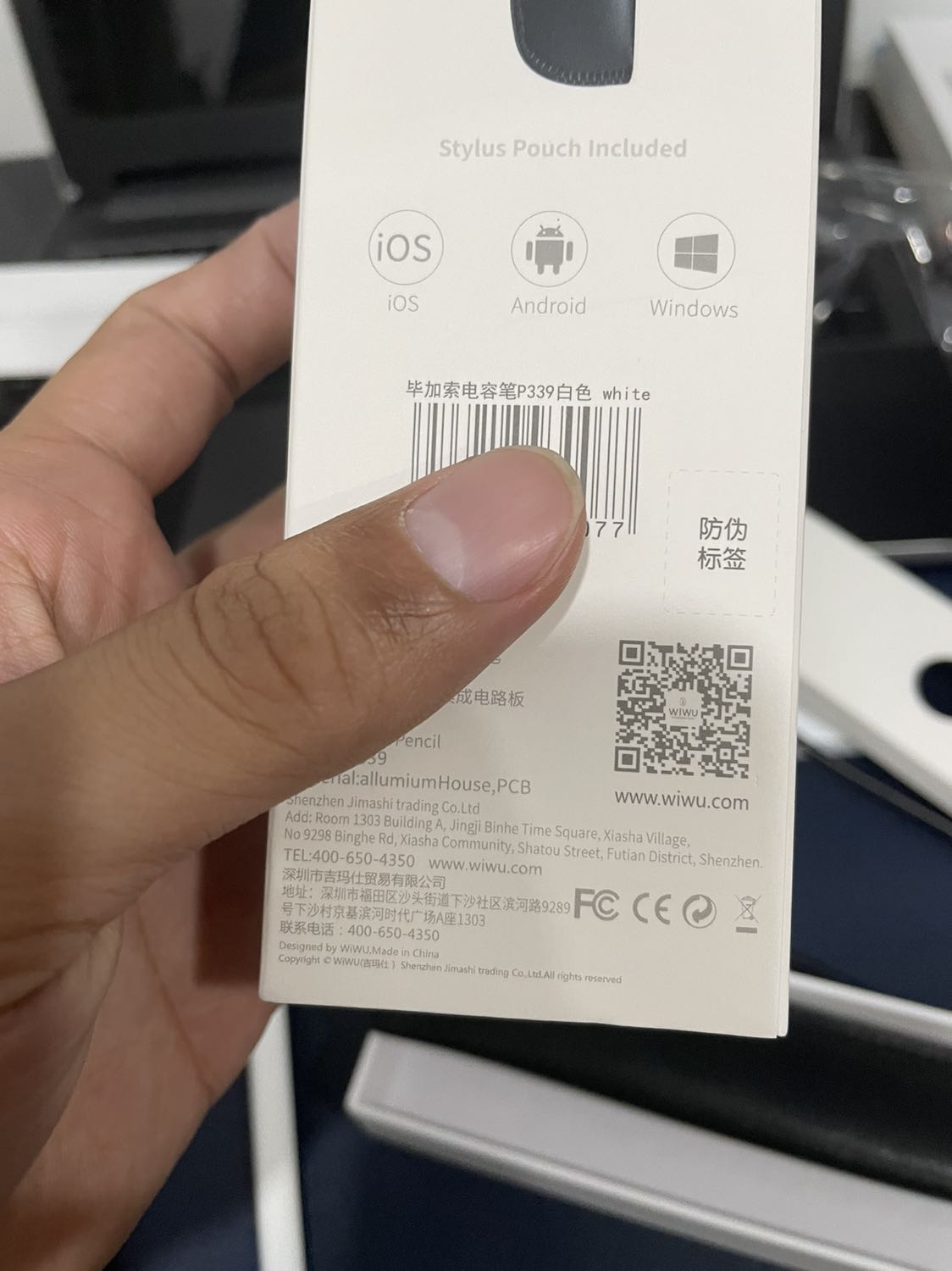 Tiki giao nhanh. Đúng. Đủ. 
Còn bút thì k có gì để bàn. Bút cảm ứng k cần kết nối Bluetooth. Độ nhạy không cao.