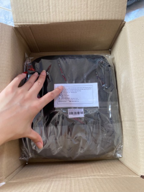 Giao nhanh, túi ok nhưng vải k căng nhìn k thẩm mĩ lắm, dây kéo đường may chắc chắn, nói chung là ok