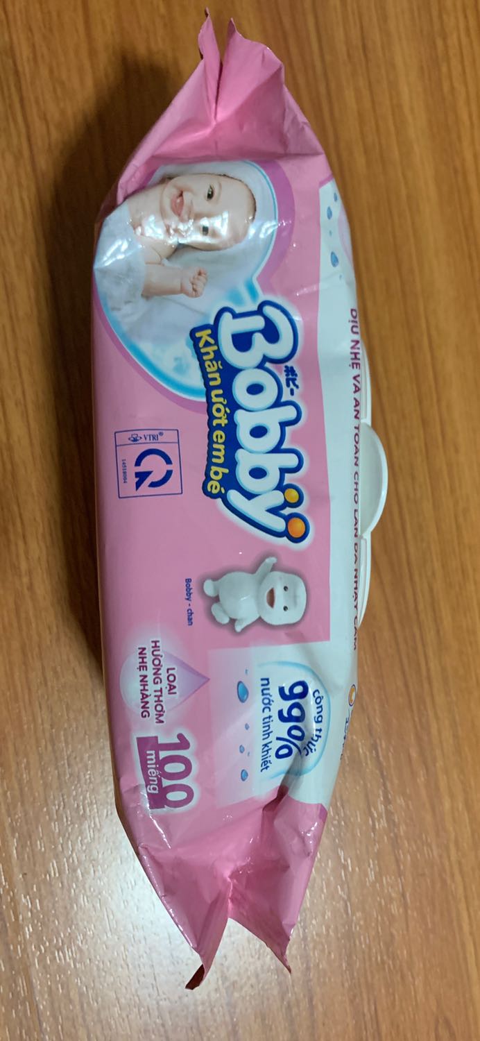 Sản phẩm rất tốt: chất liệu vải mềm mịn, hương thơm dịu nhẹ. Sản phẩm rất đáng dùng cho làn da mỏng của bé. Rất hài lòng với sản phẩm. Ủng hộ shop.