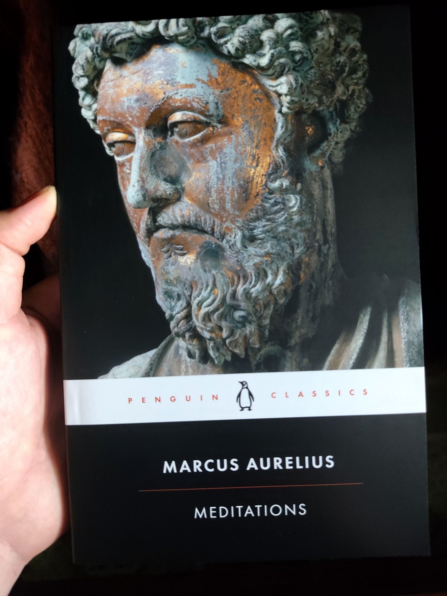 sách rất đỉnh, 1 trong 3 trụ cột của chủ nghĩa khắc kỉ. Nhưng mà sách của penguin 🐧 chất lượng giấy hơi kém