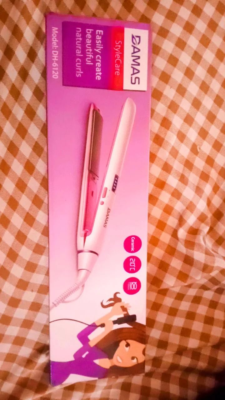 Đóng gói hàng cẩn thận. Shop giao đúng hàng , Máy nhỏ gọn dễ mang theo, Máy nhanh nóng, uốn tóc vào nếp rất nhanh   nhắn tin shop hỗ trợ rất là nhiệt tình luôn nên mình phải lên đây sửa đánh giá cho nó nhiệt tình.  Vì shop rất nhiệt tình nên mọi người ủng hộ shop nhé