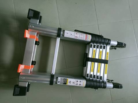 Thang nhôm khá chắc chắn, trọng lượng 80kg leo thang thoải mái không rung lắc, hàng giao đầy đủ phụ kiện, lắp ráp chân thang dễ dàng do có hướng dẫn sử dụng.