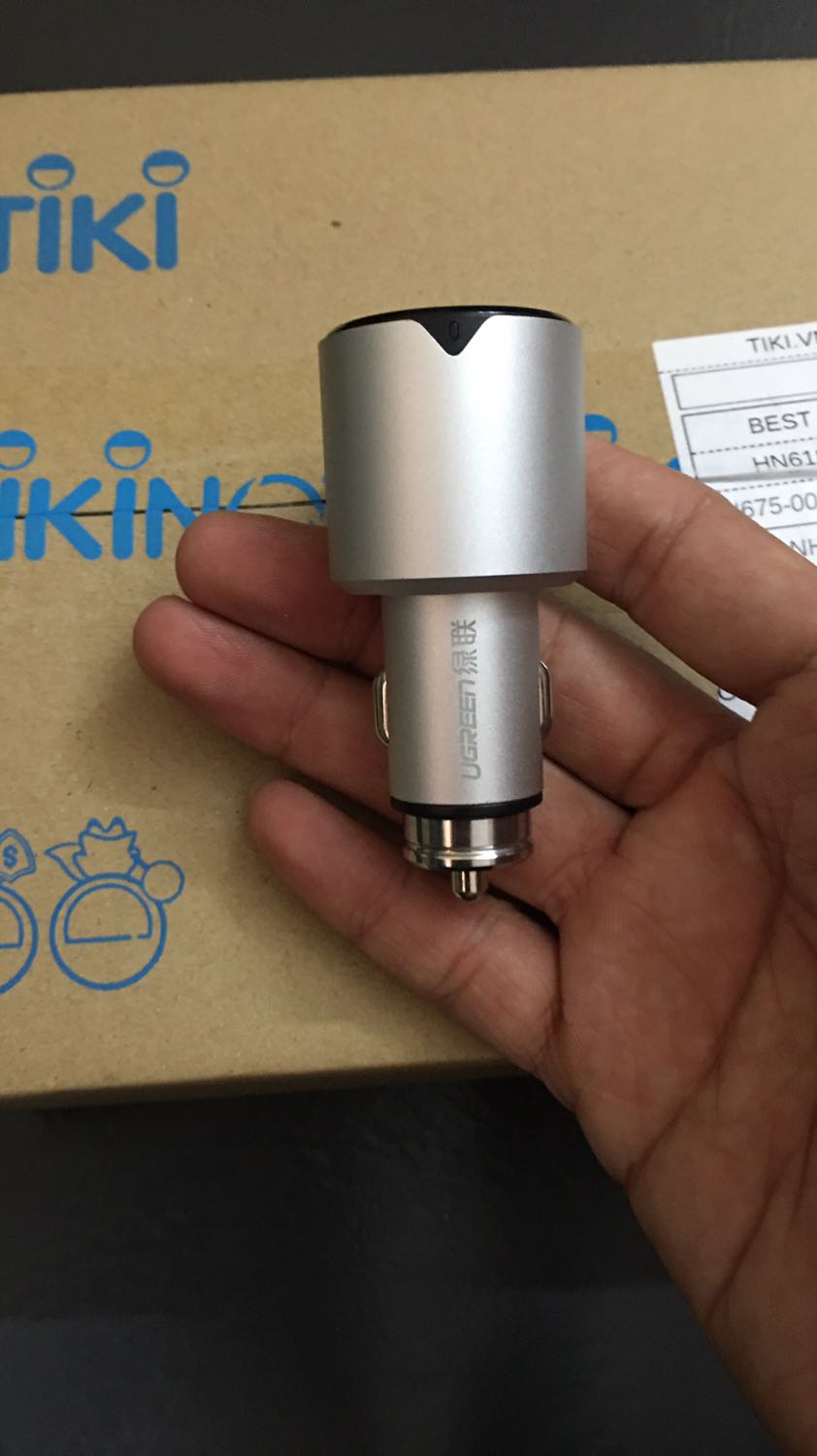 Gọn, sạc 3 thiết bị cùng lúc hơi chậm