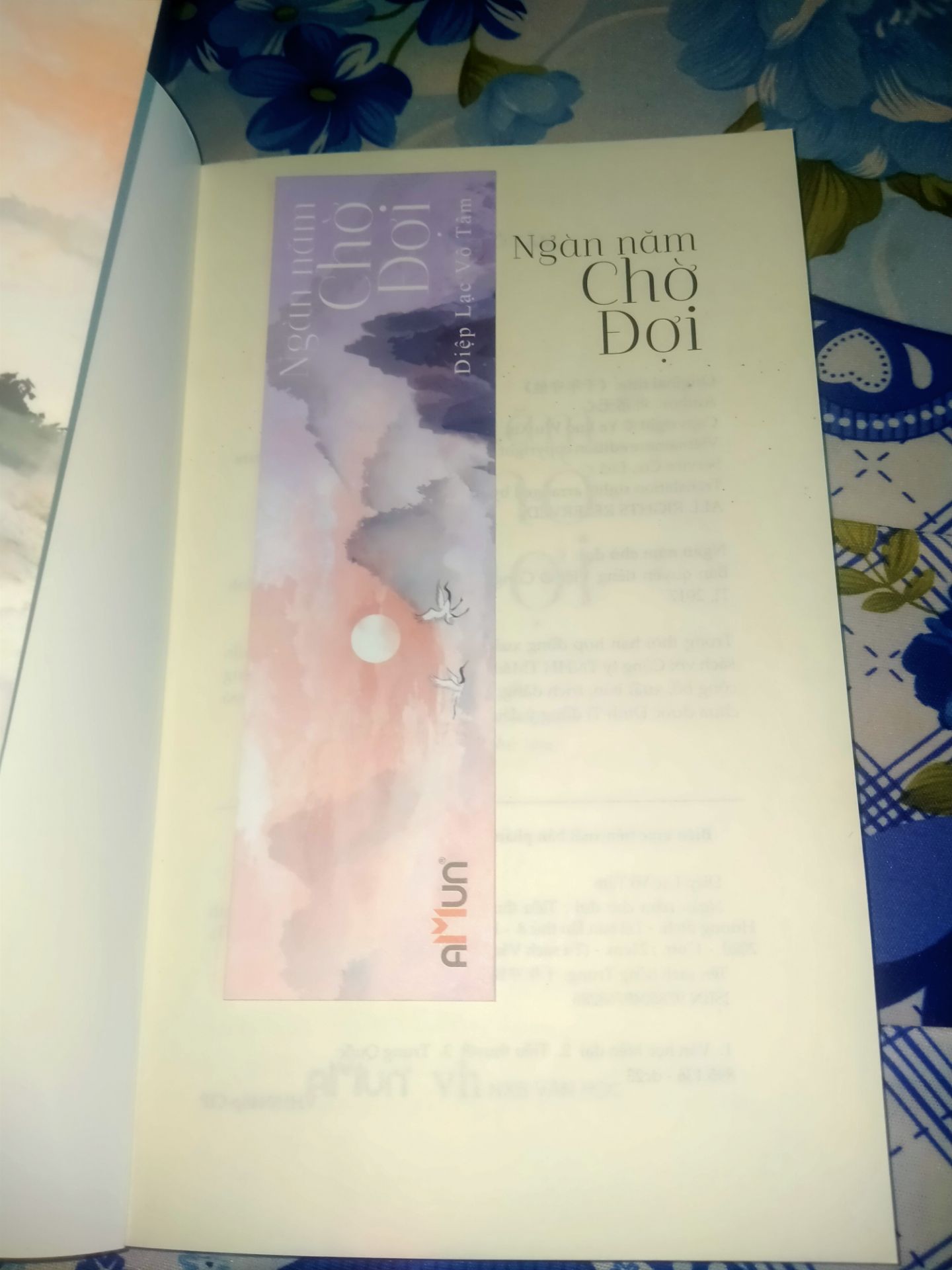 Hàng tốt , bao gói cẩn thận , ko bị nứt nẻ các trang . Hàng rất tốt . Giao hàng nhanh . Mới đặt 1 ngày ngày hôm sau đã giao tuy giao hơi trễ