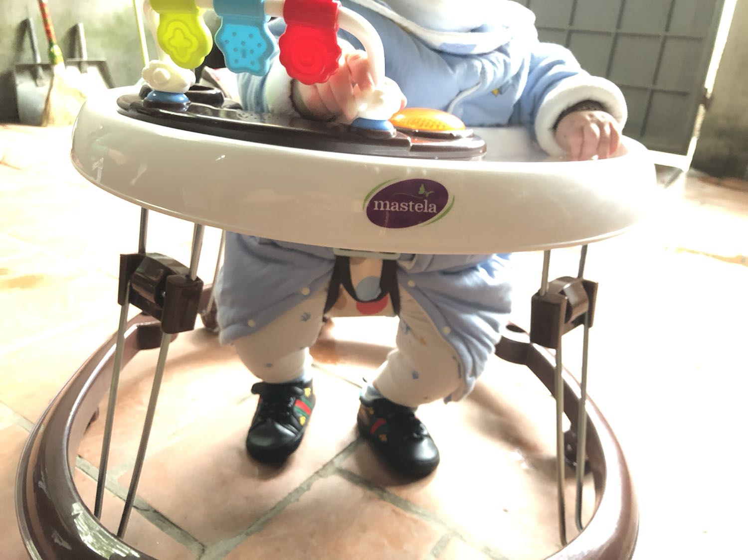 Giao hàng khá nhanh. Xe đẹp, chắc chắn, em bé thích. Gói hàng cẩn thận. Nên mua nhé mọi người. Giao hàng khá nhanh. Xe đẹp, chắc chắn, em bé thích. Gói hàng cẩn thận. Nên mua nhé mọi người.