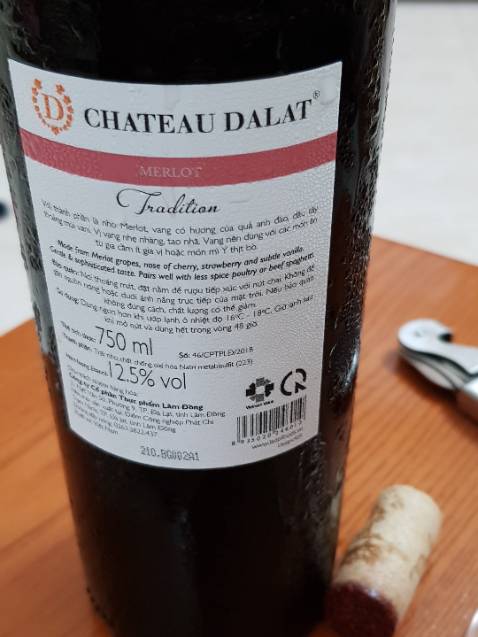 Hương mật ong, vani. Ở tầm giá dưới 200K nên sử dụng để ủng hộ vang nội.