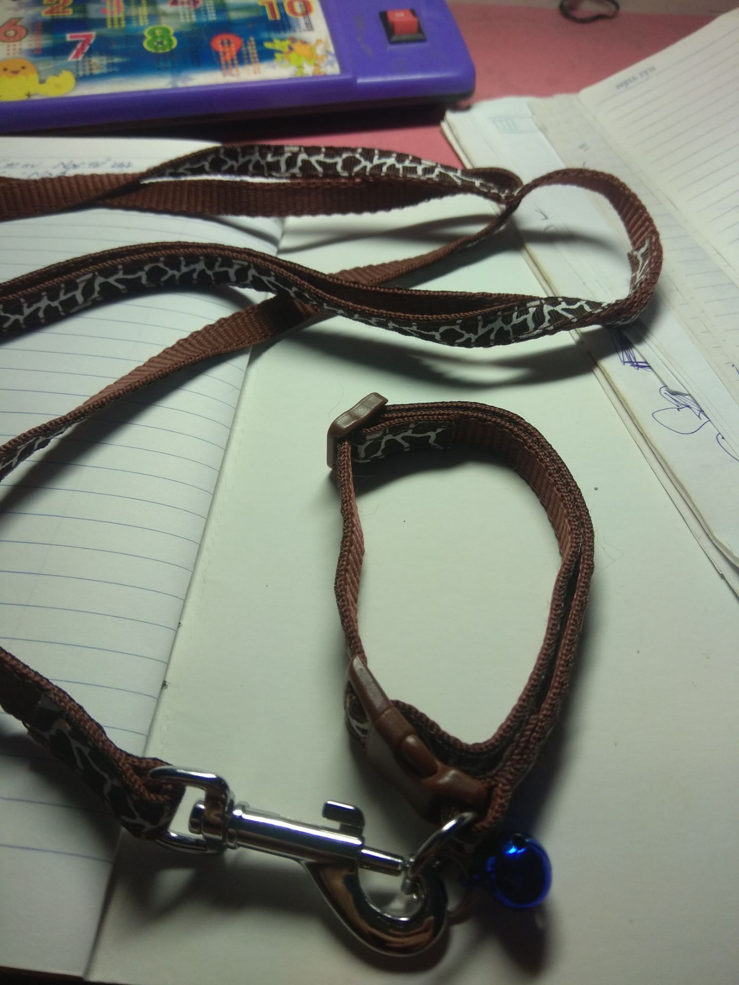 dây khá đẹp,chắc chắn,giá hợp lí, buồn xíu là mèo mình 3kg nhưng  đeo hơi lỏng?