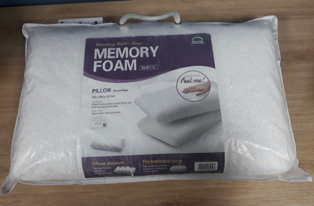 2 đơn gần đây nhất đều không vui, đôi Hunter DNA thì bị Tiki hủy đơn lên xuống mãi mới mua được mà còn phải chọn lên 1 size vì hết hàng. Đơn này thì vừa đặt sáng chiều nhận luôn nhưng chao ôi, như mình mua hàng secondhand vậy. Không biết tả như nào nữa. Mình muốn đổi hàng thì làm thế nào nhỉ. Buồn quá. Không biết dạo này không có duyên mua hàng Tiki nên không suôn sẻ hay sao nữa, trước đây ok lắm mà.