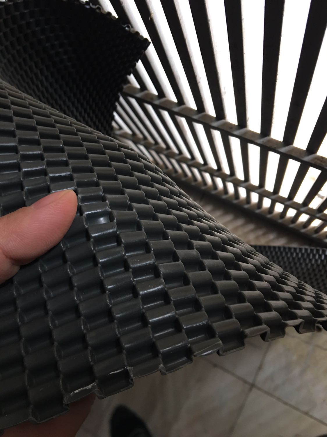 Shop đóng gói rất cẩn thận, giao hàng nhanh hơn dự kiến, cảm quan đánh giá là sản phẩm tốt, không mùi.