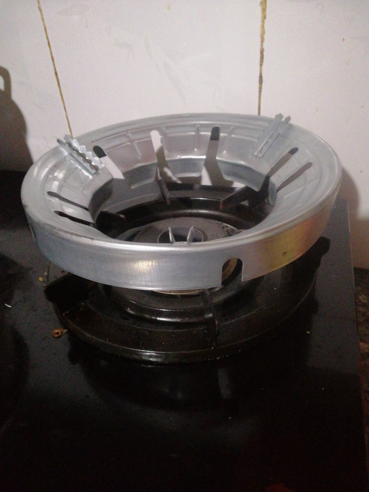 That bai hoan toan. Sp khong da nang. Khong khop voi kieng bep. Xung quang duong cat de bi dut tay