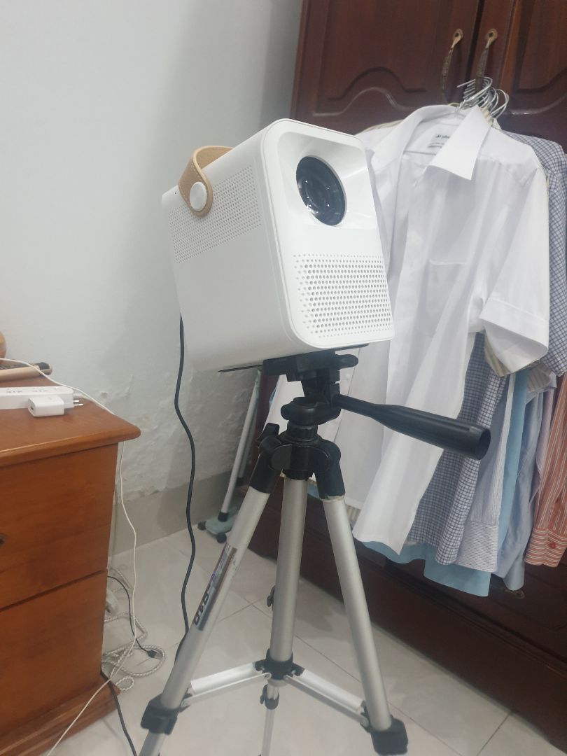 giao hành nhanh, sản phẩm đẹp, sử dụng được buổi rối, có tí ánh sáng là thua, phù hợp giá thành. không kết nối được với điện thoại samsung note 9. liên hệ shop phản hồi chậm, hướng dẫn ko nhiệt tình.