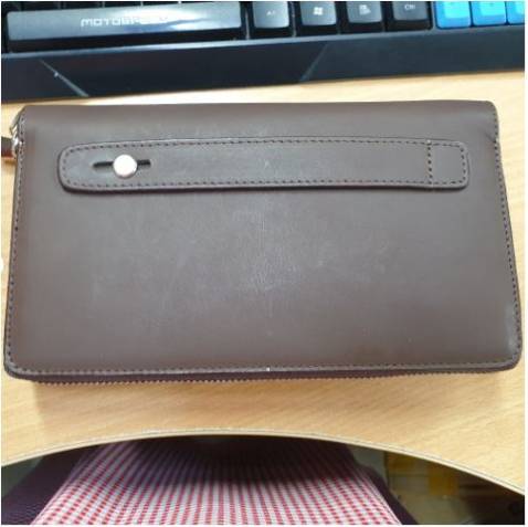 Shop gói hàng cẩn thận, có kèm thẻ bảo hành 12t. Giao hàng siêu nhanh. CSKH tốt. ví nhìn rất đẹp, mình Rất ưng ý ❤️